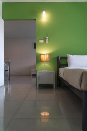 Blackout drapes, rollaway beds, free WiFi