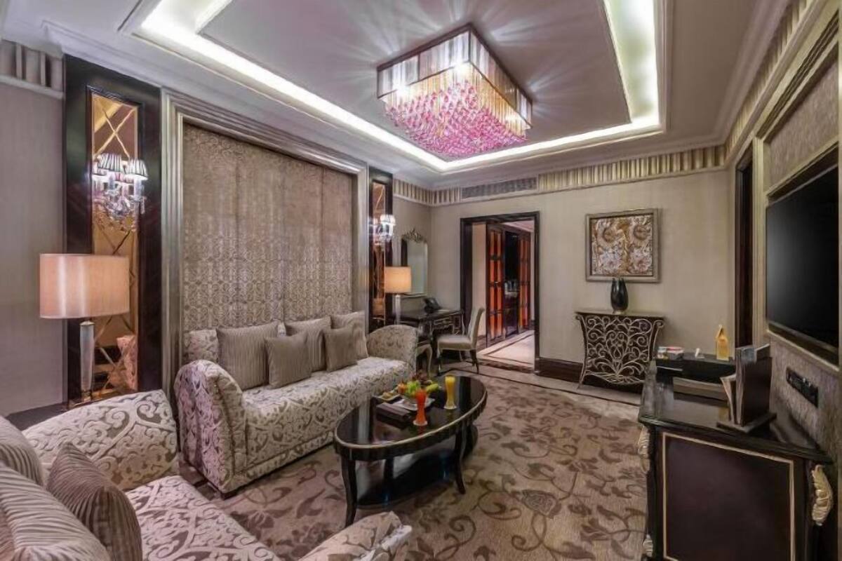 Living area | 46-inch LED TV with satellite channels, TV