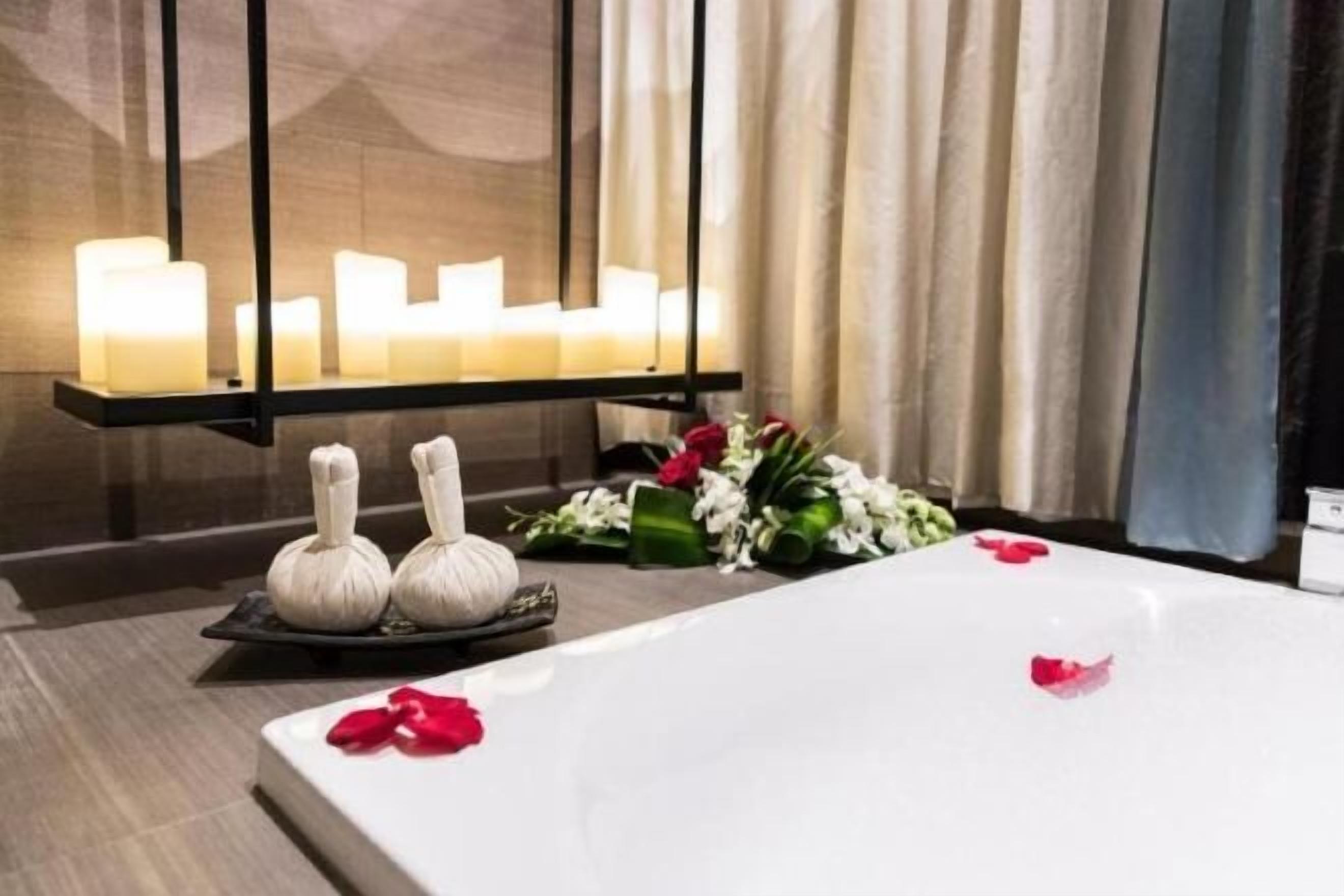 Bathroom | Free toiletries, hair dryer, bathrobes, slippers