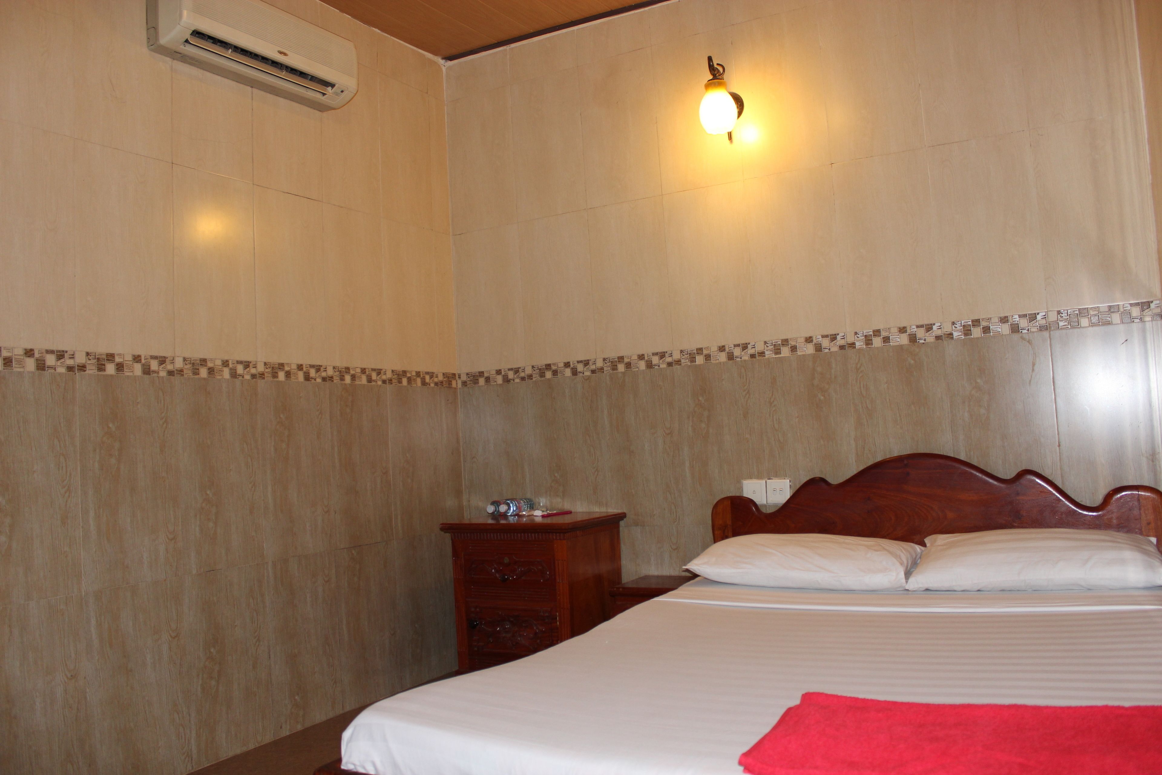 Bantalan ekstra lembut, meja kerja, dan Wi-Fi gratis