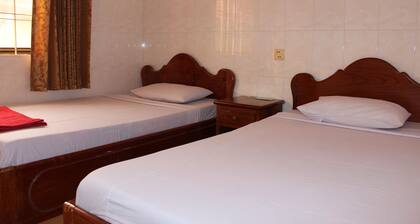Lucky 2 Guesthouse