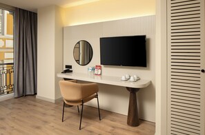 Egyptian cotton sheets, premium bedding, down comforters - Orka Taksim Apart Hotel (Istanbul)