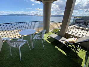 Studio (Upper Level) | Terrace/patio