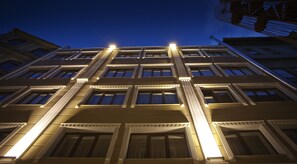 Front of property – evening/night - P Galata Boutique Hotel (Istanbul)