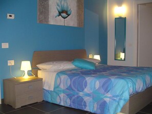 Laptop workspace, cots/infant beds, free WiFi, bed sheets
