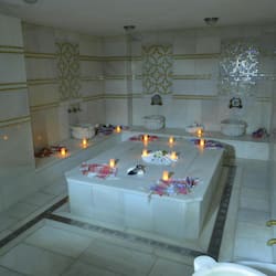 Sauna, hammam, hammam, soins corporels, massages aux pierres chaudes