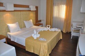 Sengetøy i egyptisk bomull, sengetøy av topp kvalitet og minibar