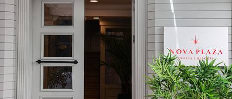 Entrada de la propiedad