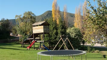 Children’s play area – outdoor