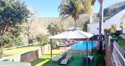 Old Mill Lodge, Working Ostrich Farm & Restaurant, Oudtshoorn