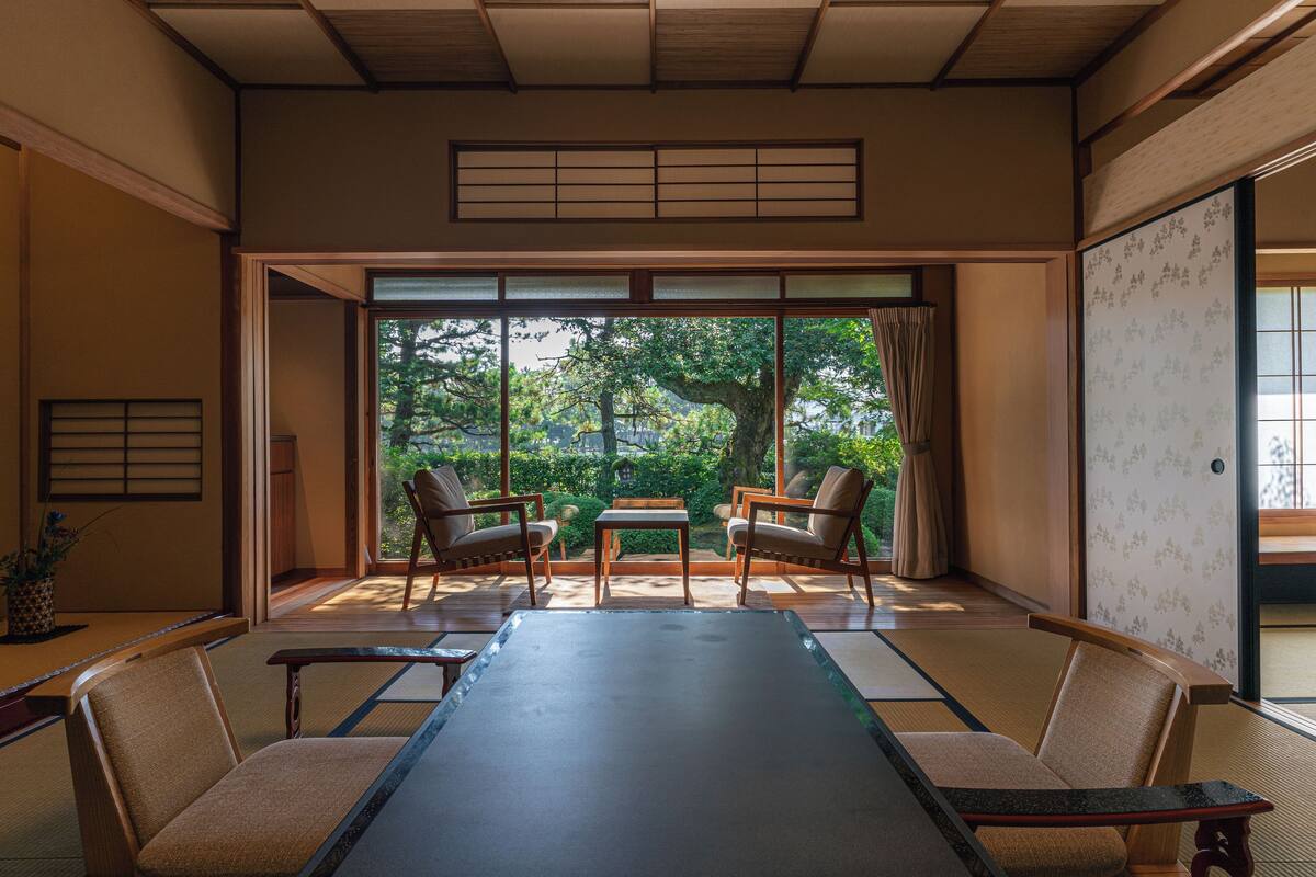 高級客房 (Japanese, Syoukin) | 高級寢具、羽絨被、記憶床墊、客房內保險箱