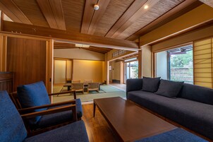 Japanese Superior Room - Ukihashi - | Premium bedding, down comforters, memory foam beds, in-room safe