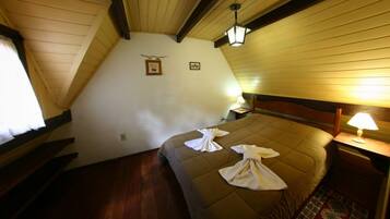 Individually decorated, blackout curtains, free WiFi, bed sheets