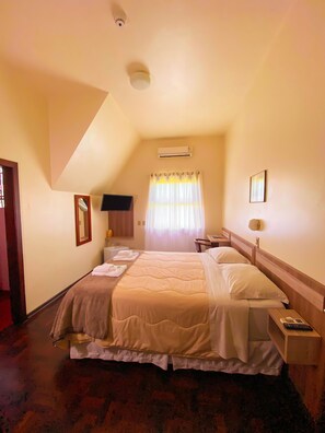 Deluxe Double Room | 1 bedroom, desk, cribs/infant beds, free WiFi