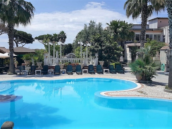 Outdoor pool - Hotel Orchidea (Giugliano in Campania)