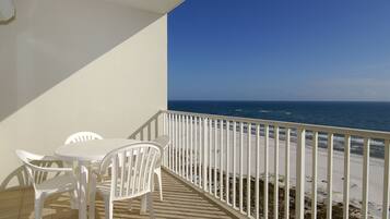 Condo, 3 Bedrooms, 3 Bathrooms, Sea Facing | Balcon