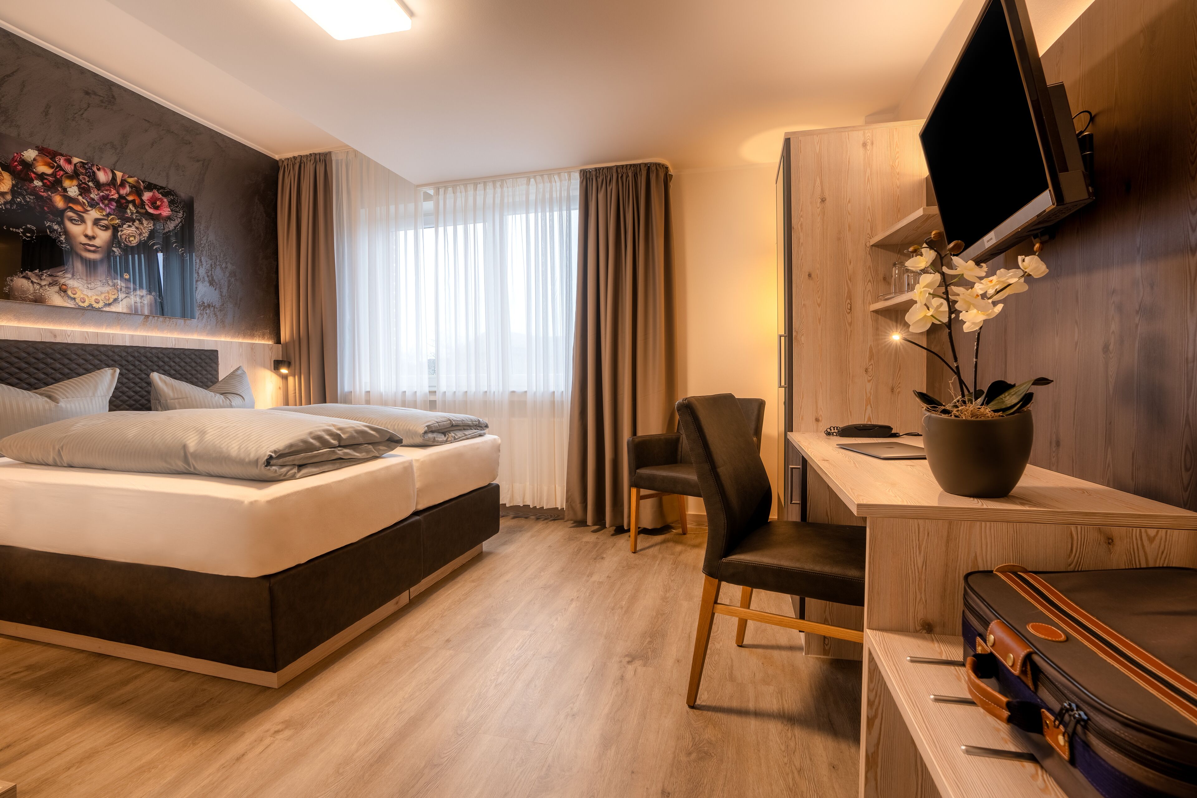 comfort double room | hypo-allergenic bedding, minibar, in-room safe, desk