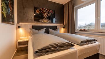 Comfort Double Room | Hypo-allergenic bedding, minibar, in-room safe, desk