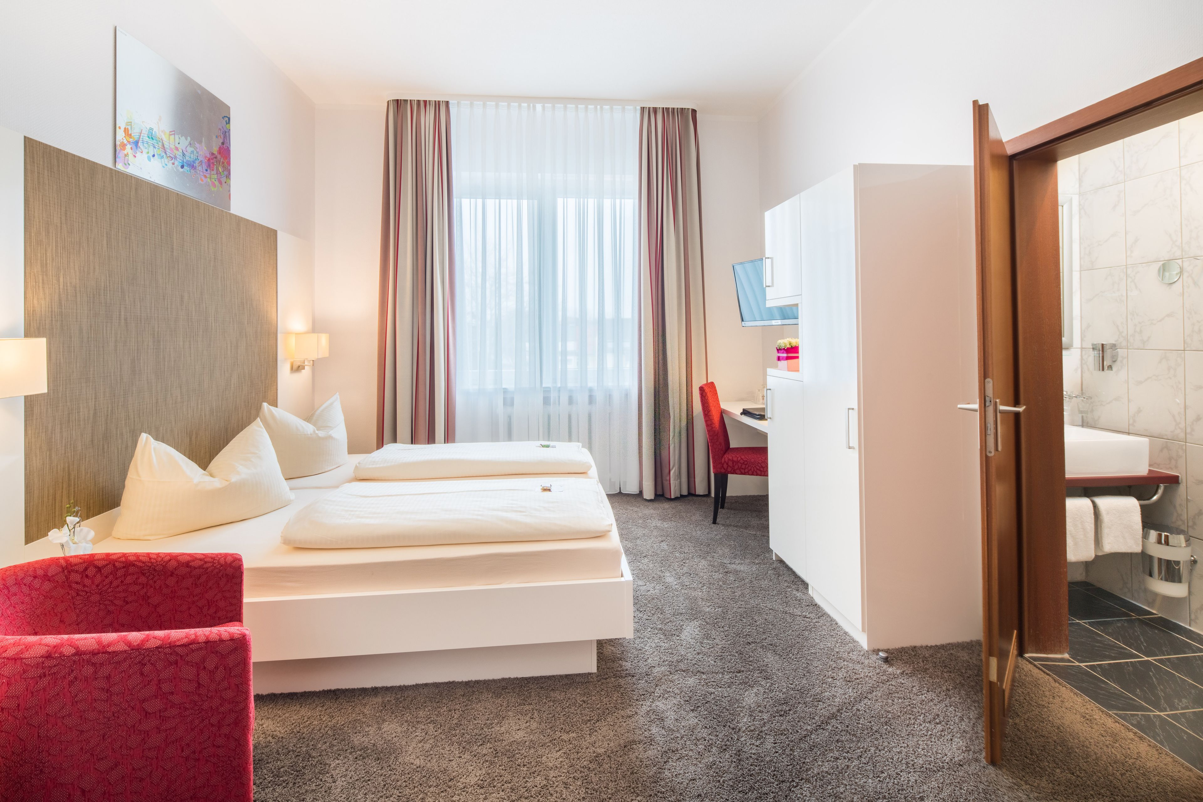 hypo-allergenic bedding, minibar, in-room safe, desk