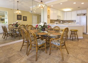 Condo, 3 Bedrooms, 2 Bathrooms, Sea Facing | In-room dining - The Enclave by Wyndham Vacation Rentals (Orange Beach)
