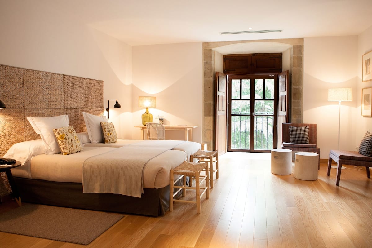 minibar, in-room safe, desk, blackout curtains