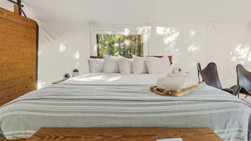 Ylelliset vuodevaatteet, memory foam -patjalliset sängyt, vuodevaatteet