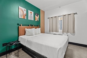 Frette Italian sheets, premium bedding, pillow-top beds - Le Bon Hotel Hollywood (Los Angeles)