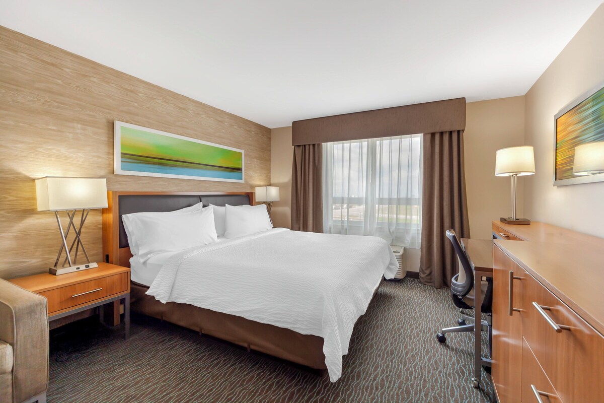 Hypo-allergenic bedding, desk, blackout curtains, soundproofing