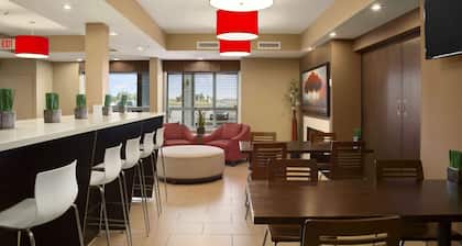 Microtel Inn & Suites by Wyndham Blackfalds Red Deer North