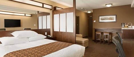 Suite, 1 Queen Bed, Sofabed, Microwave, Fridge, Non Smoking | Premium bedding, desk, laptop workspace, blackout drapes