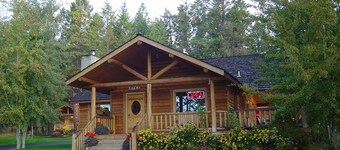 Somer's Bay Log Cabin lodging