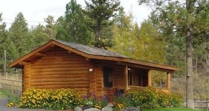 Somer's Bay Log Cabin lodging