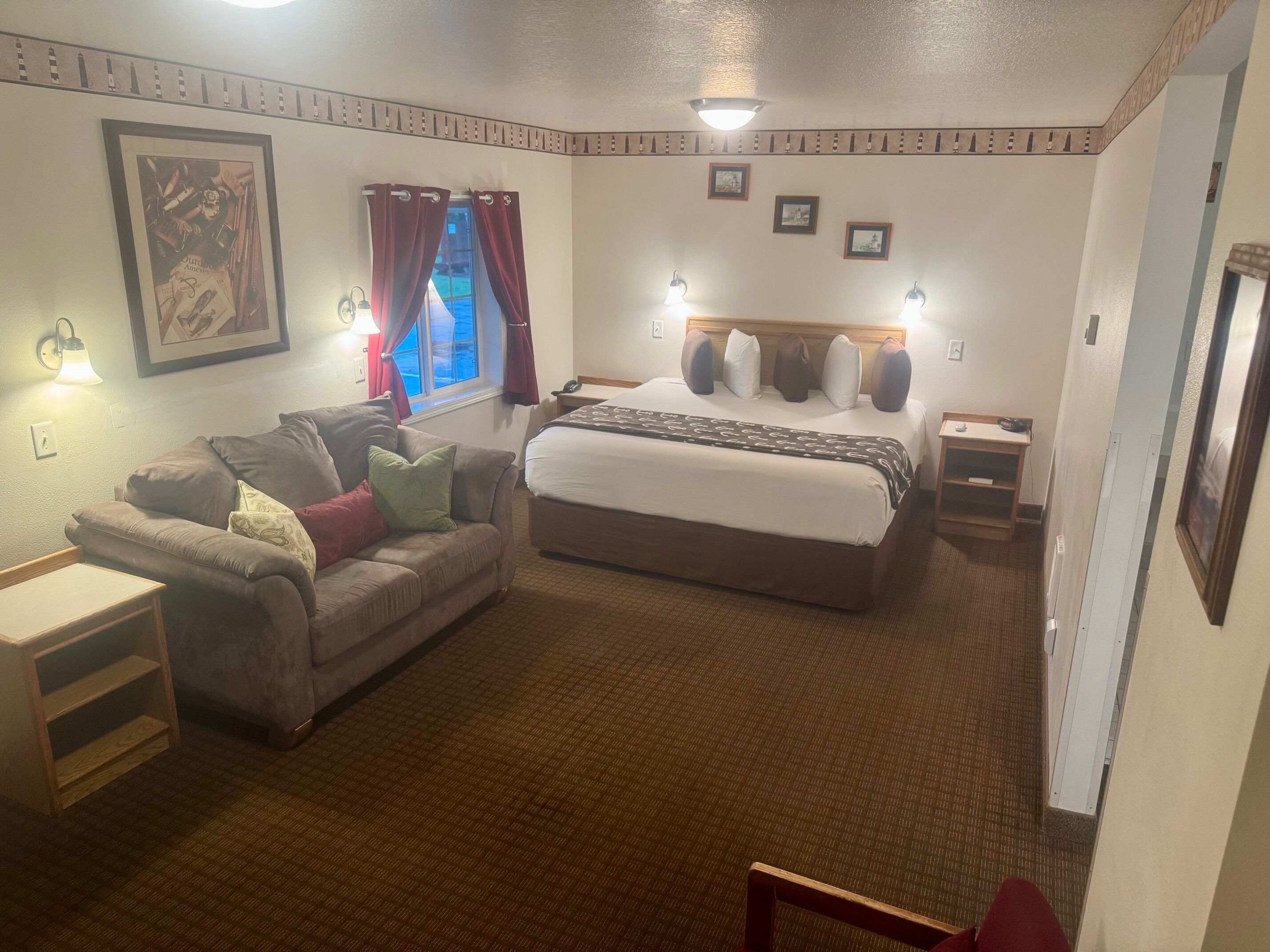 Deluxe kamer, 1 slaapkamer | Individueel gemeubileerd, een bureau, geluiddichte muren, gratis wifi