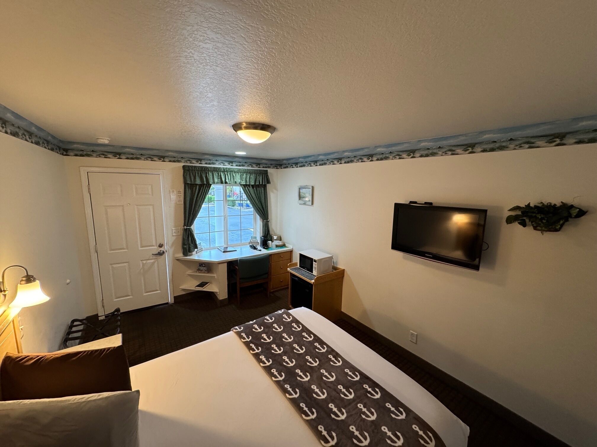 Eenpersoonskamer, 1 queensize bed | Individueel gemeubileerd, een bureau, geluiddichte muren, gratis wifi