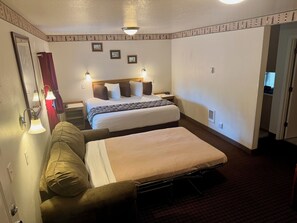 Full Kitchen Single King No Pets | Individually furnished, desk, soundproofing, free WiFi