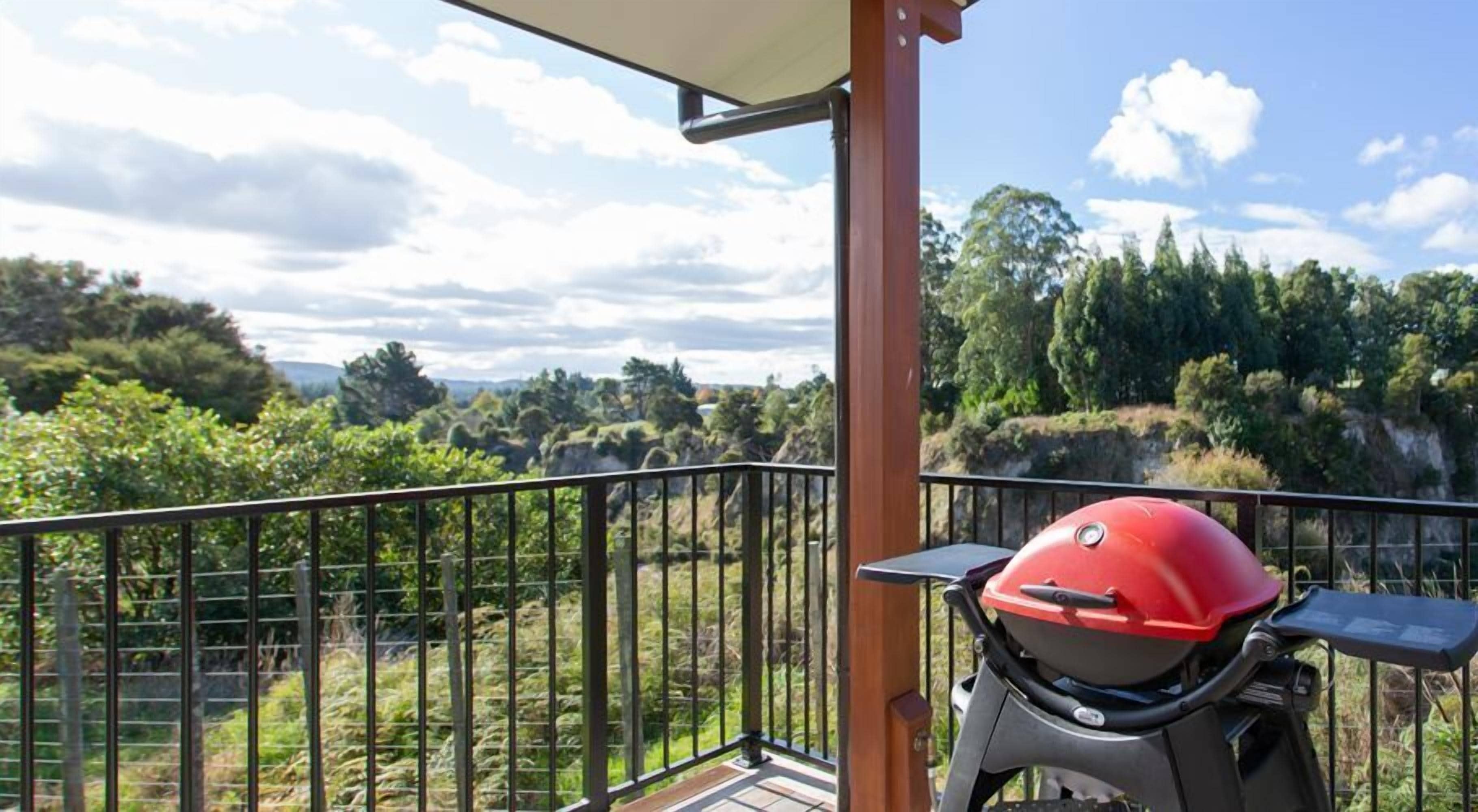 Tongariro & Ruapehu Luxury Villas | Terrace/patio