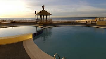 Indoor pool, outdoor pool