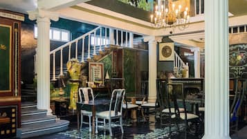 Her gün tam kahvaltı (kişi başı 240 MXN)