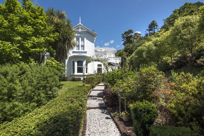 Sennen House