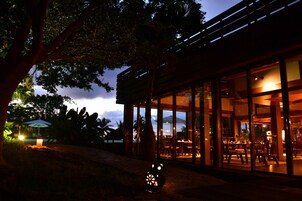 Breakfast, lunch, dinner served; Chinese cuisine 