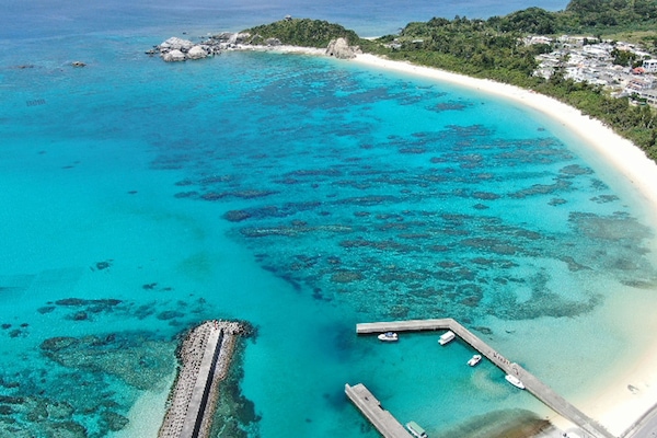 Beach nearby, sun loungers, beach umbrellas, beach towels