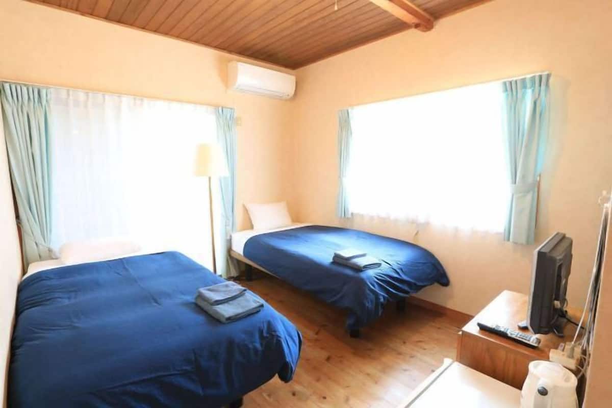 1 bedroom, iron/ironing board, bed sheets