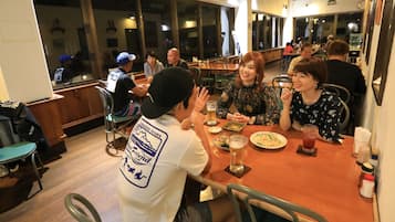 朝食、ランチ、ディナーに営業 (日本料理 / 和食)