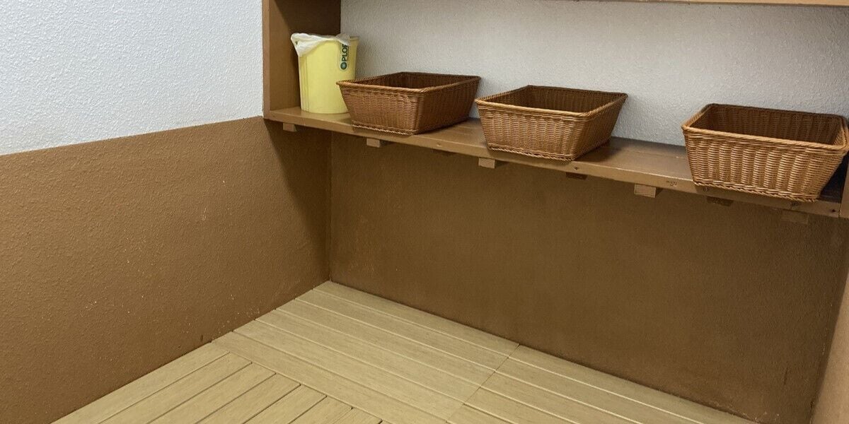 triple room, non smoking, shared bathroom (tatazumi) | bathroom | free toiletries, hair dryer, towels