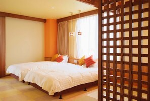 Desk, cribs/infant beds, free WiFi, bed sheets - Hotel Sunpalace Kyuyoukan (Naha)