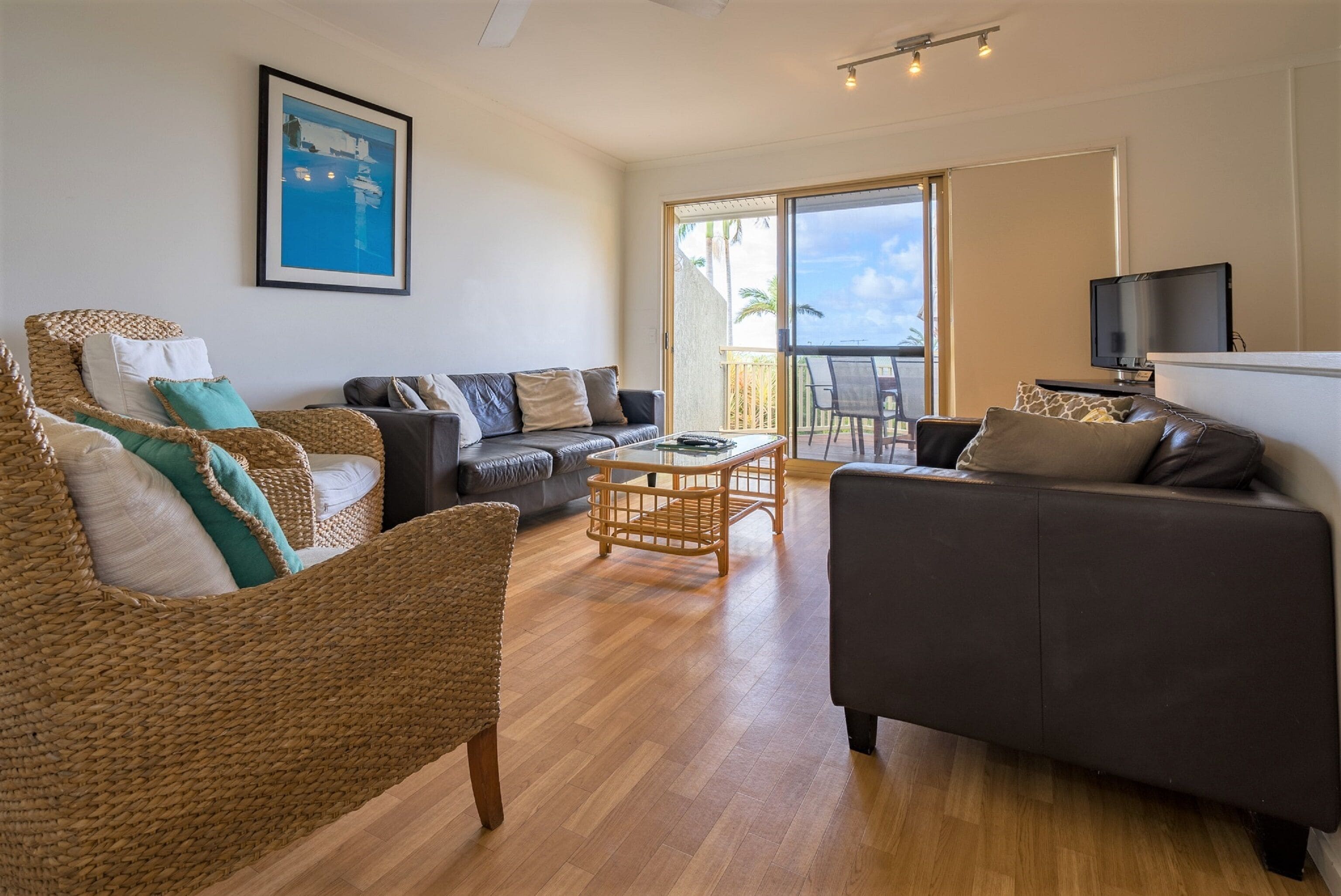 3 bedroom apartment - ocean view | living area | tv, dvd player