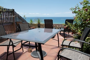 2 Bedroom Apartment - Beach and Ocean View | Terrace/patio