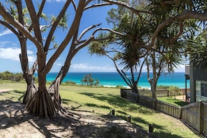 3 Bedroom Apartment - Beach and Ocean View | Terrace/patio