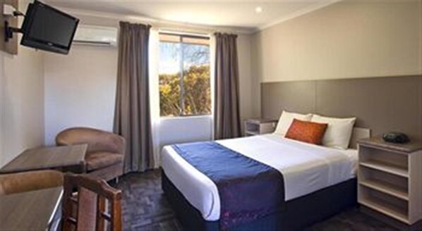 ミニバー、デスク、アイロン / アイロン台、ベビーベッド