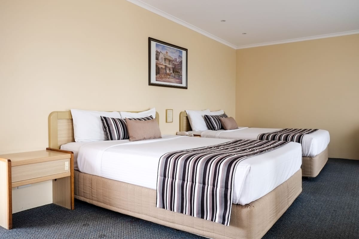 Chambre Standard, 2 grands lits, balcon